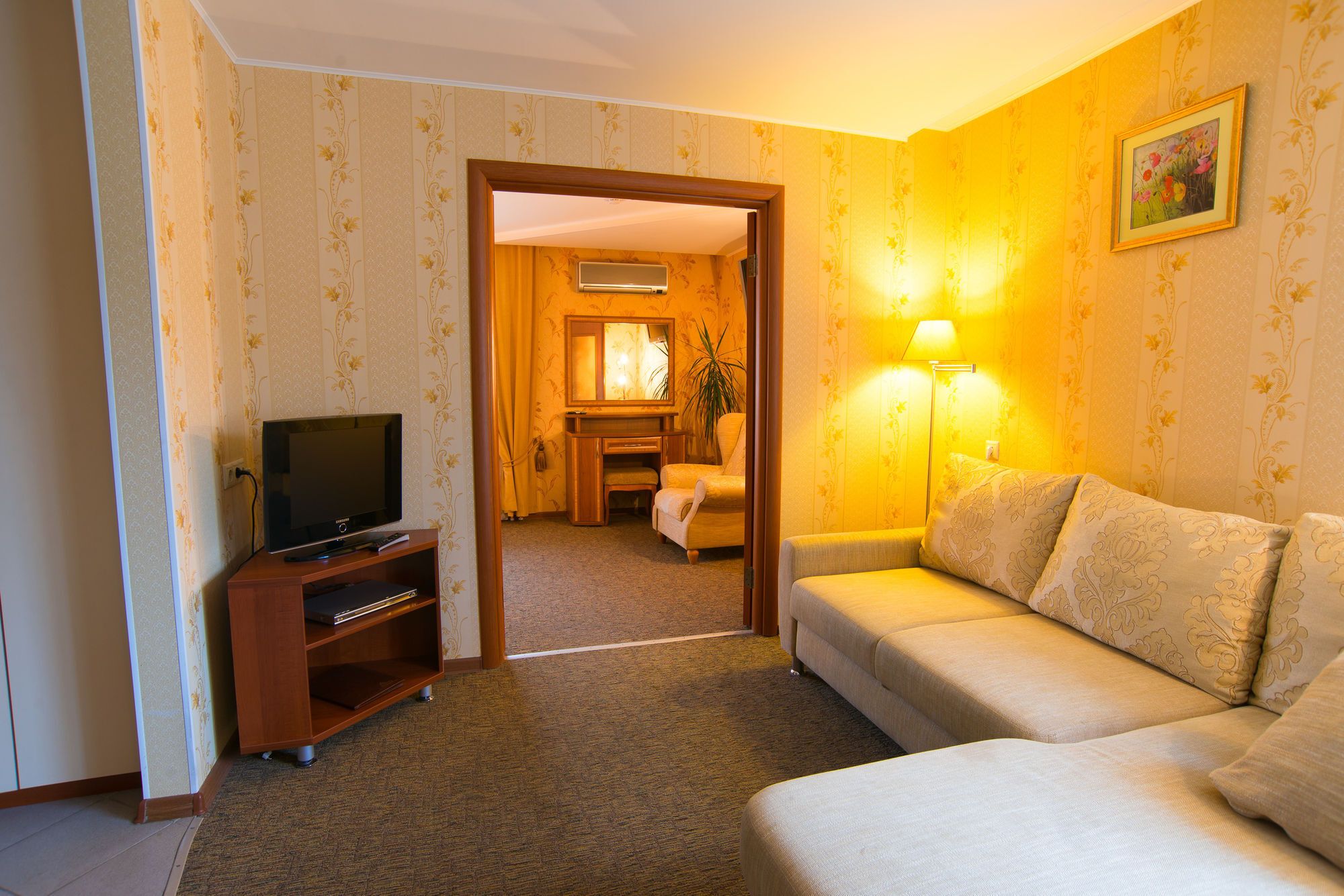สวีท โฮเทล Hotel เยกาเทรินบูร์ก ภายนอก รูปภาพ